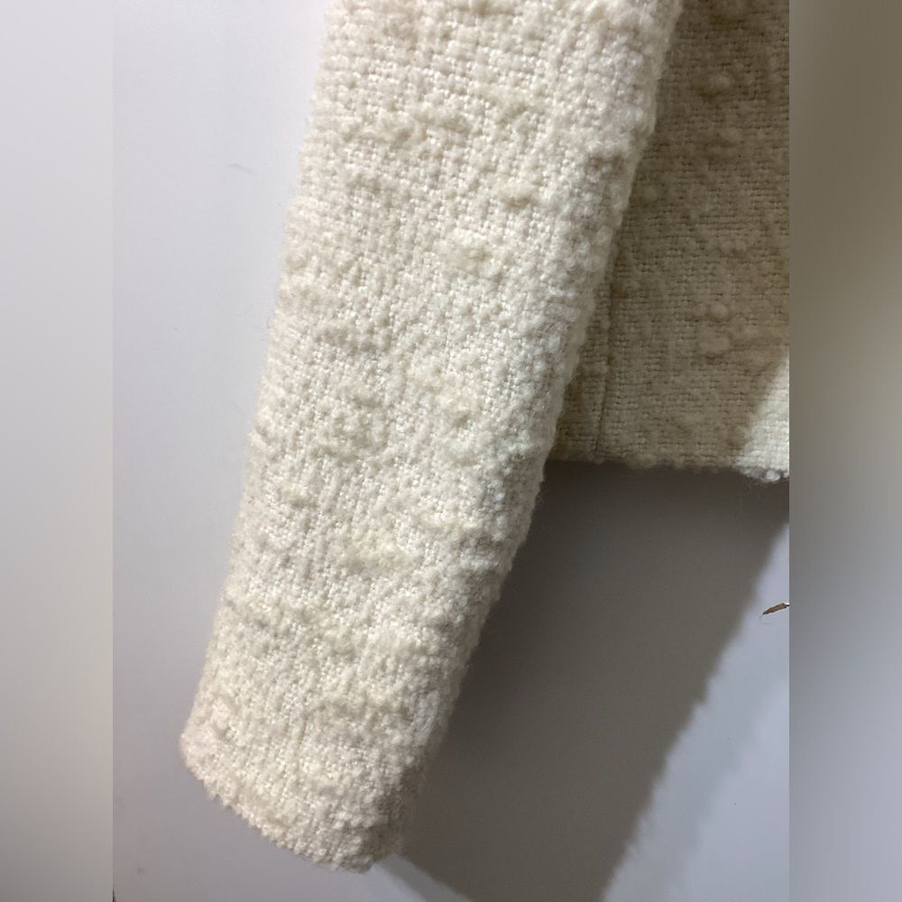 Frame Cropped cotton-blend bouclé-tweed jacket In Cream - Picture 7 of 17